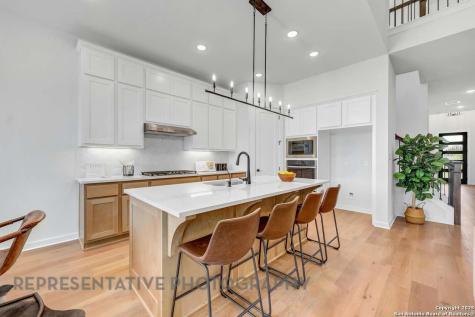 148 Spanish Oak Castroville TX 78009