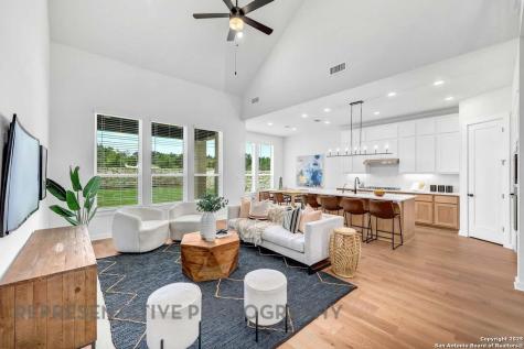 148 Spanish Oak Castroville TX 78009
