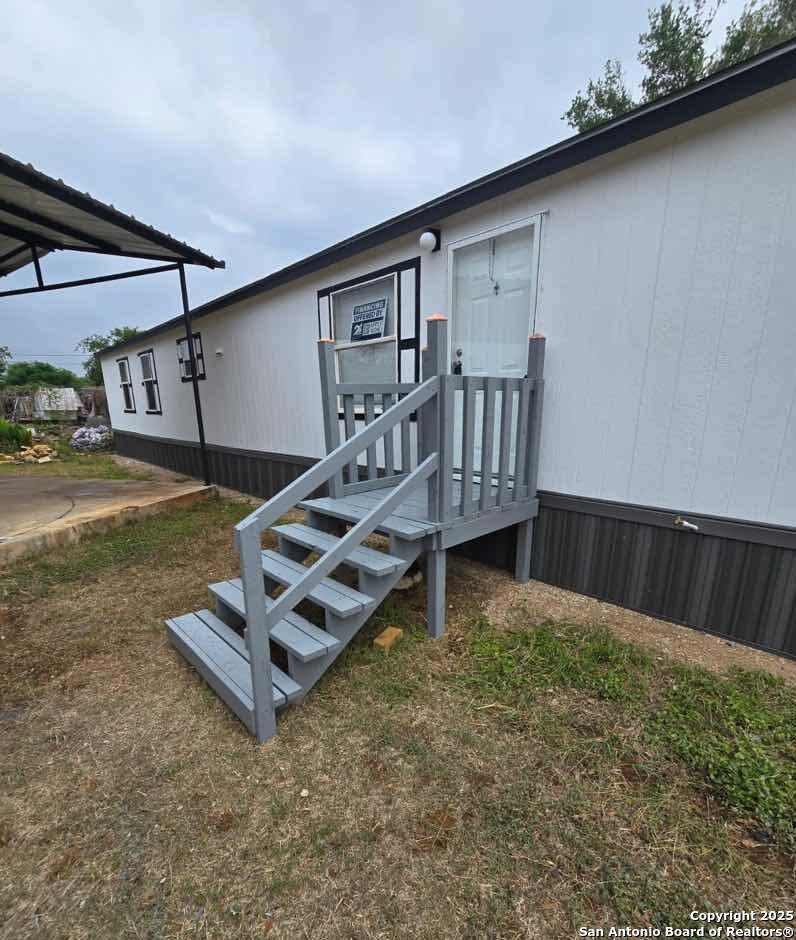 101 Laqunillas Charlotte TX 78011
