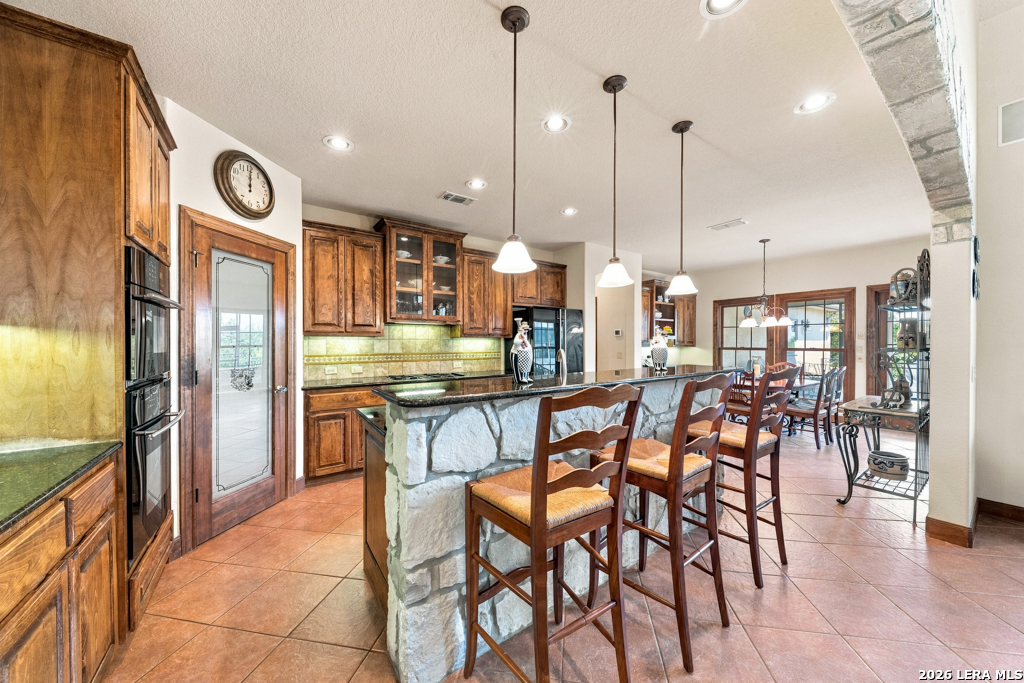 827 Highland Springs Canyon Lake TX 78133