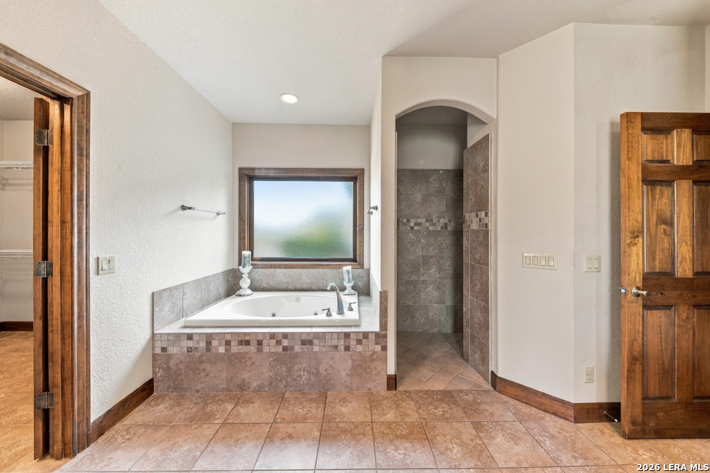 827 Highland Springs Canyon Lake TX 78133