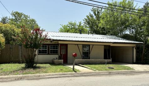 857 E Ireland Street Seguin TX 78155
