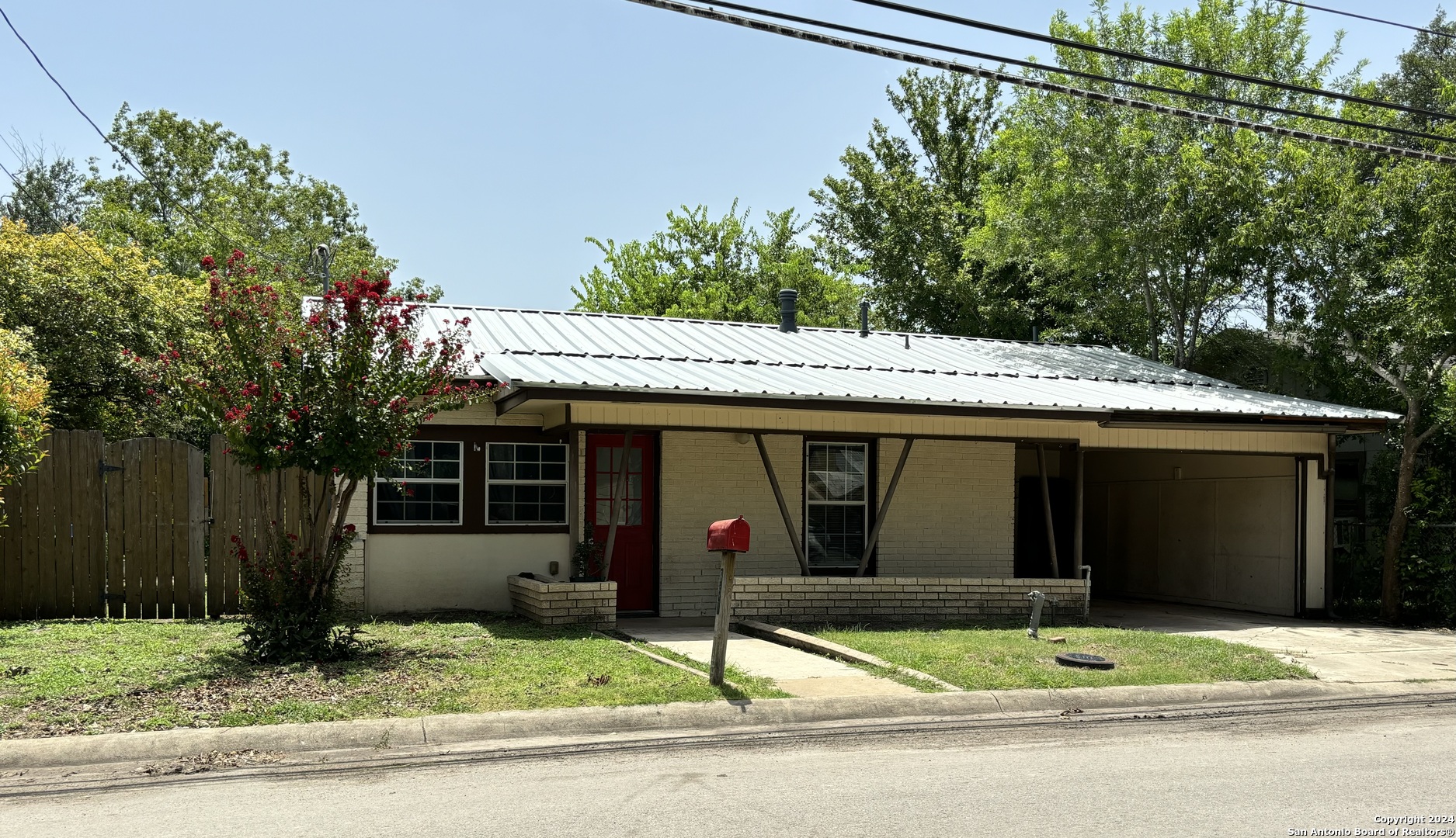 857 E Ireland Street Seguin TX 78155