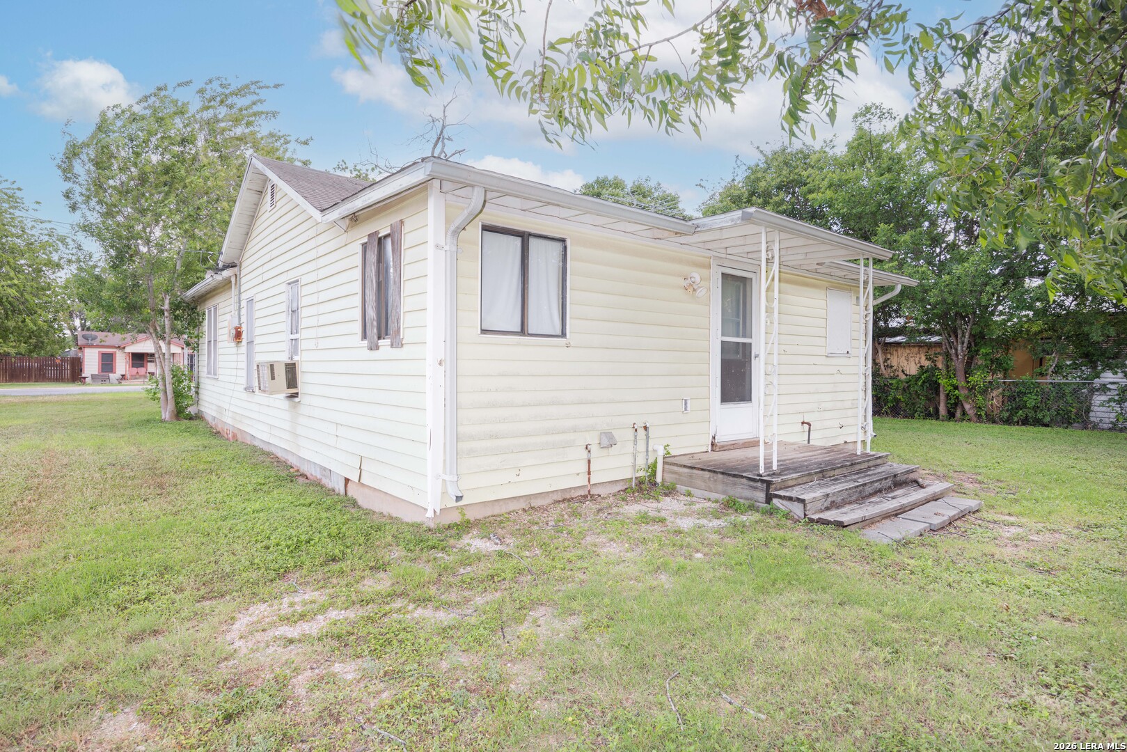 1902 17th Street Hondo TX 78861