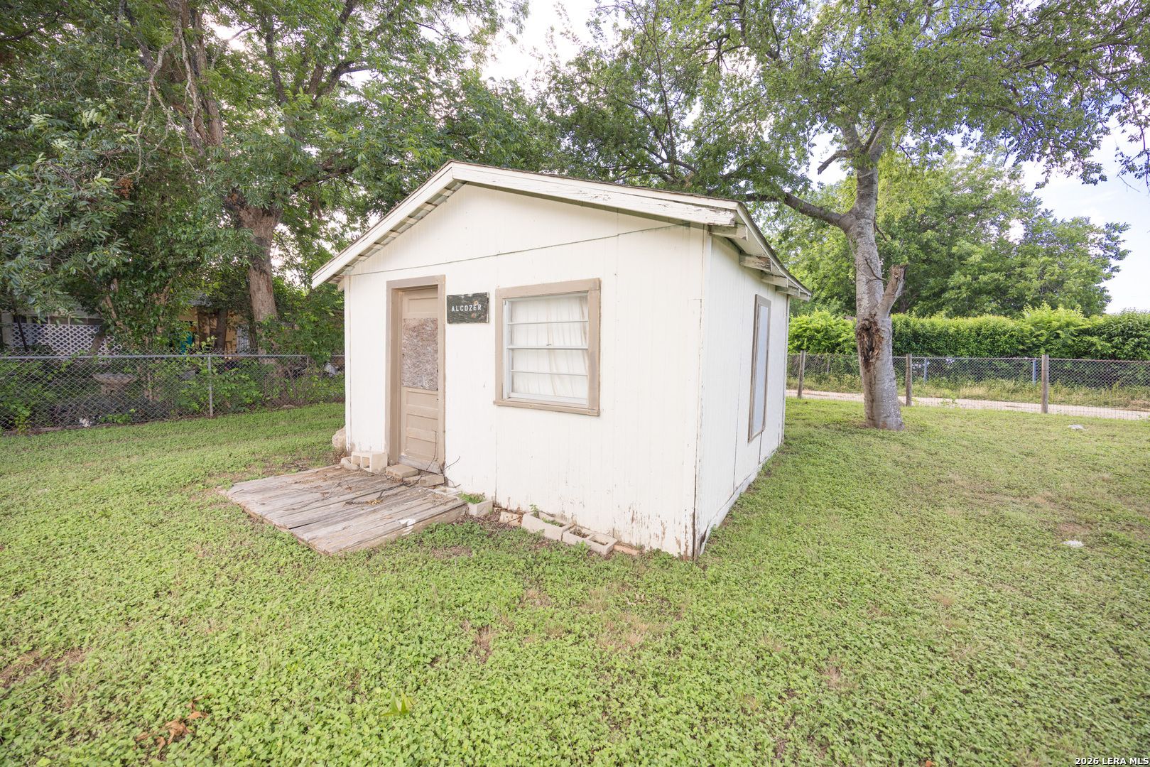 1902 17th Street Hondo TX 78861