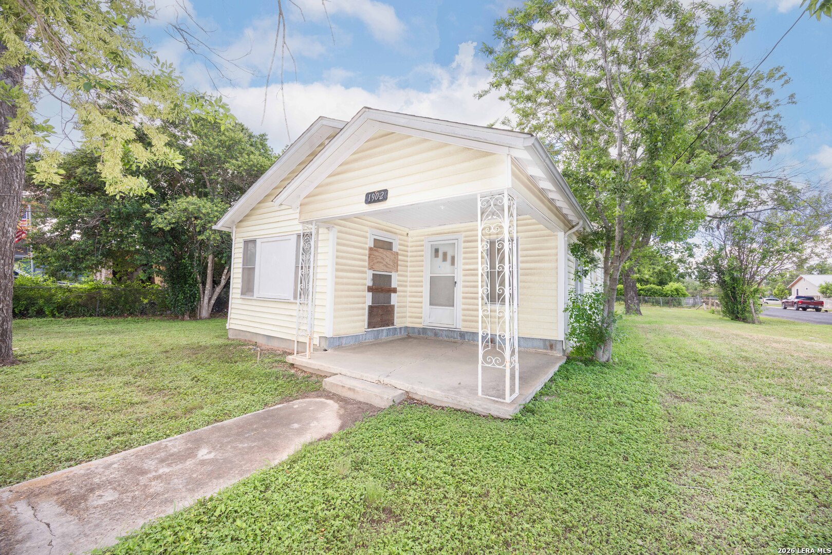 1902 17th Street Hondo TX 78861