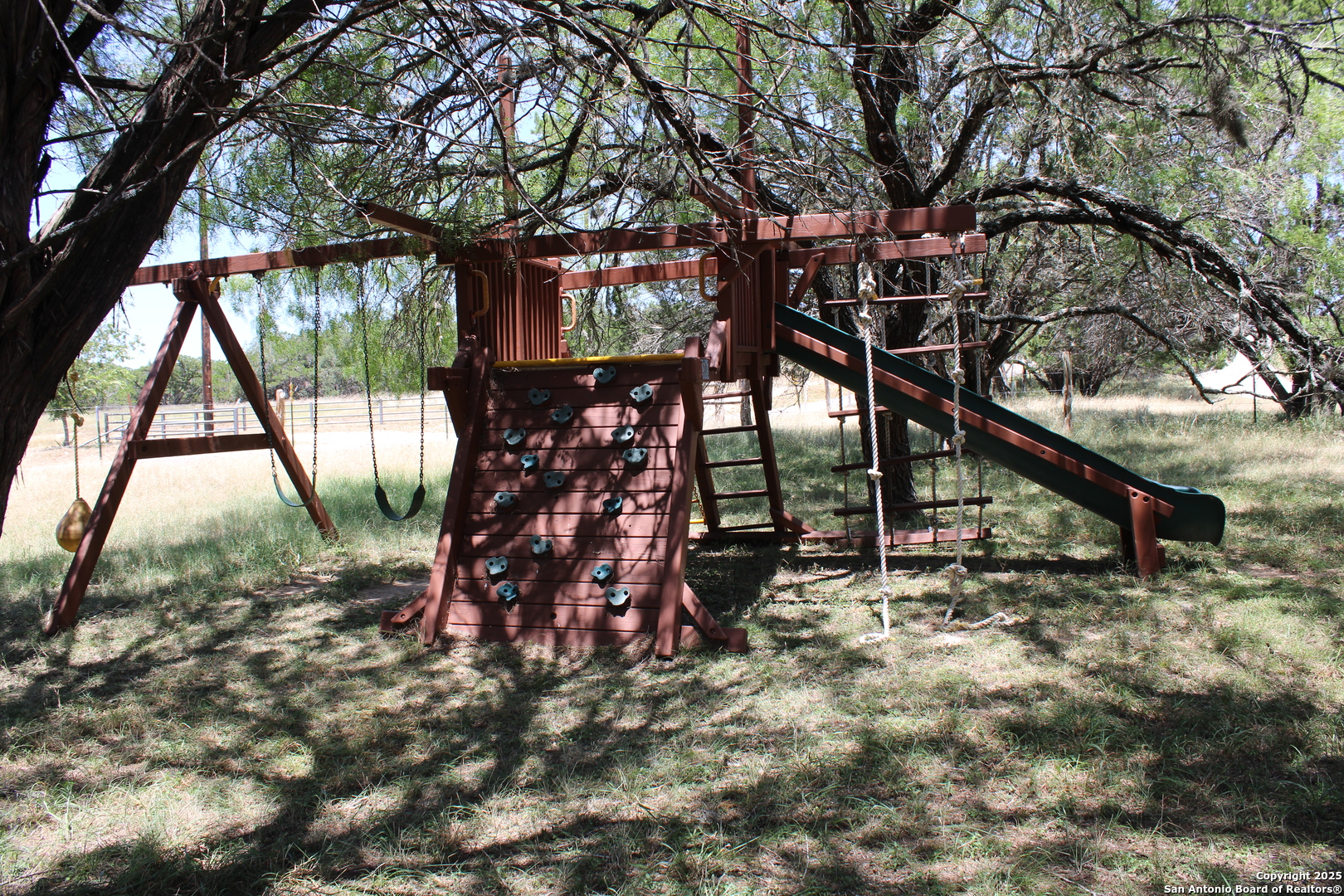 1260 Comanche Bandera TX 78003