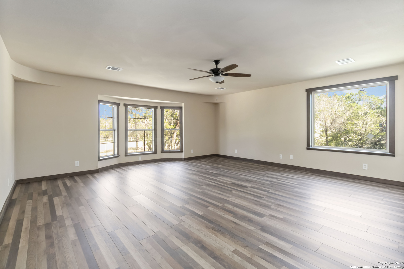 1260 Comanche Bandera TX 78003