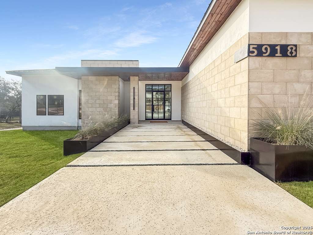 5918 Tejas Spring San Antonio TX 78257