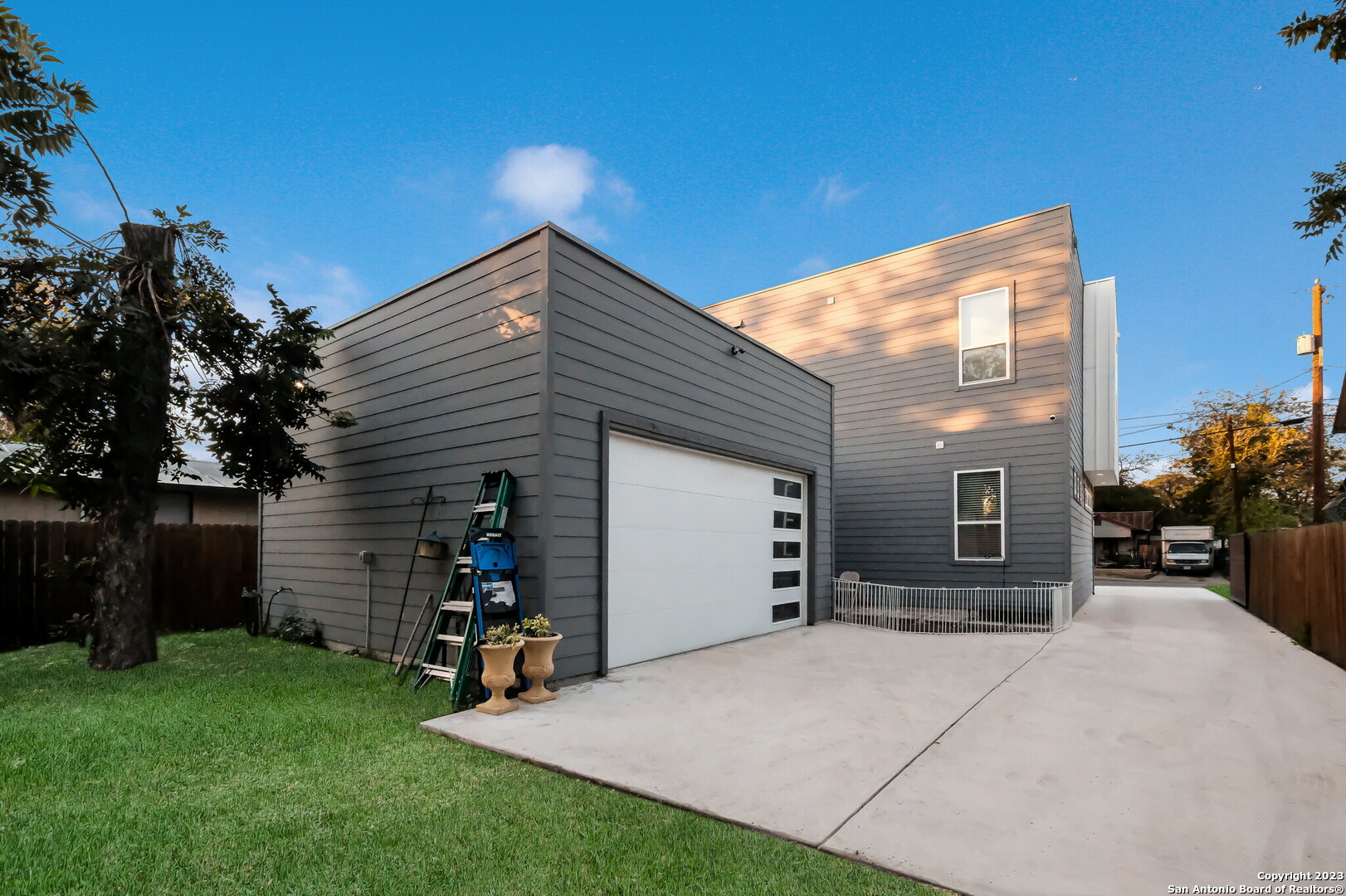 320 Saint Francis Avenue San Antonio TX 78204