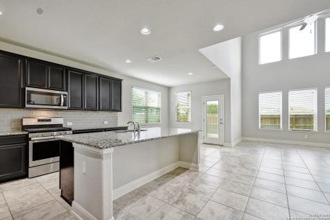 8103 Lovela Bend San Antonio TX 78254