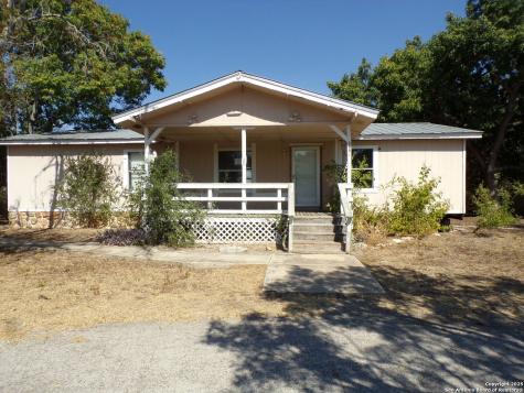 368 County Road 458 Hondo TX 78861