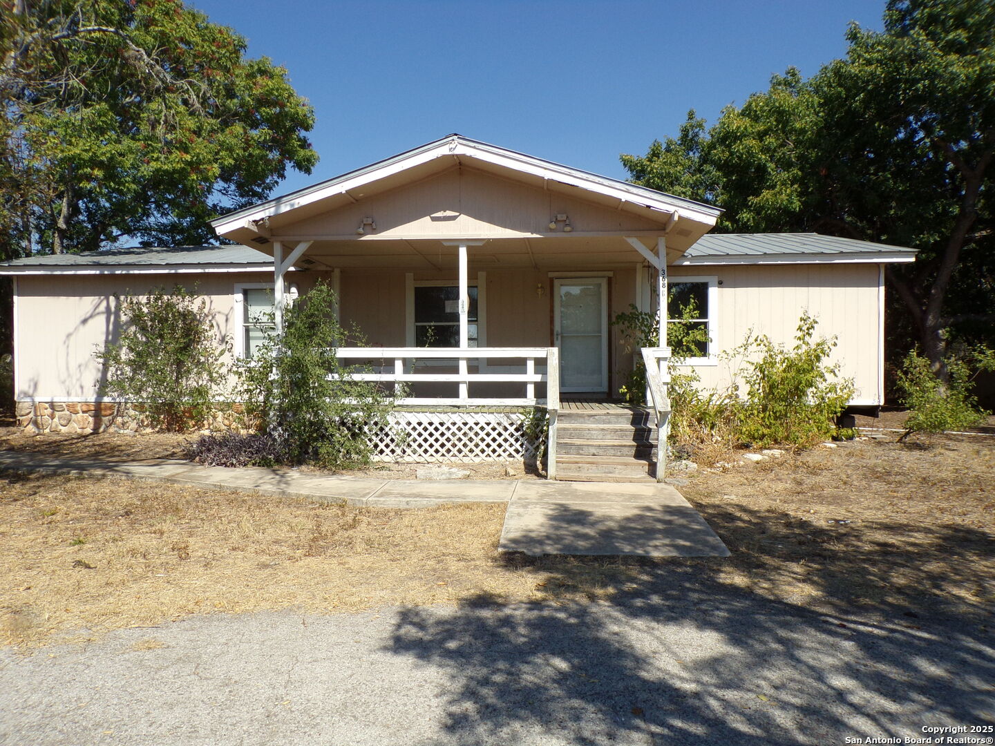 368 County Road 458 Hondo TX 78861