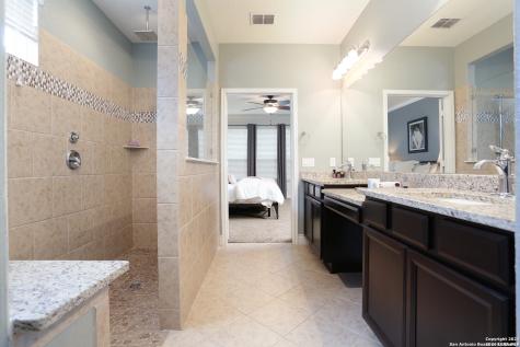10719 Serrento Hi Helotes TX 78023