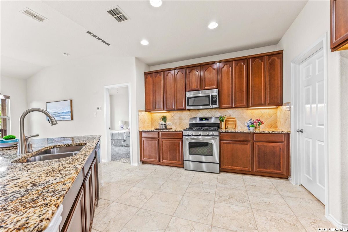 25823 Beautyberry San Antonio TX 78261