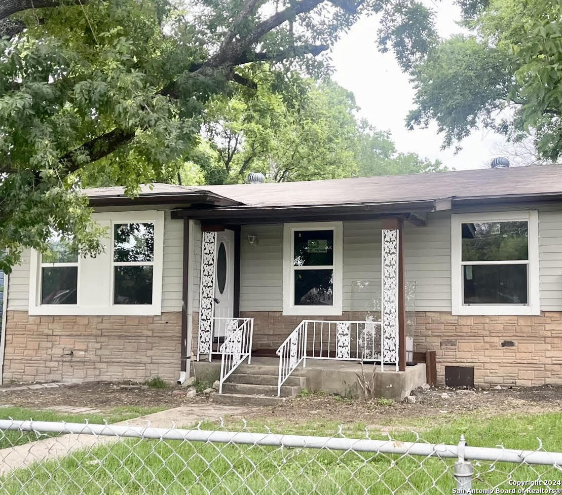 4747 Lark San Antonio TX 78228