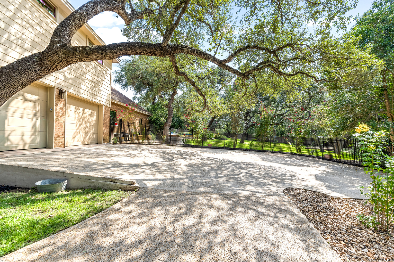 26021 Mesa Oak Drive San Antonio TX 78255