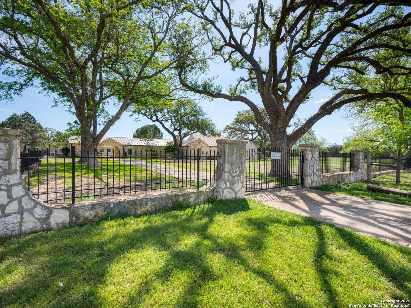 181 Highland Meadows Bandera TX 78003