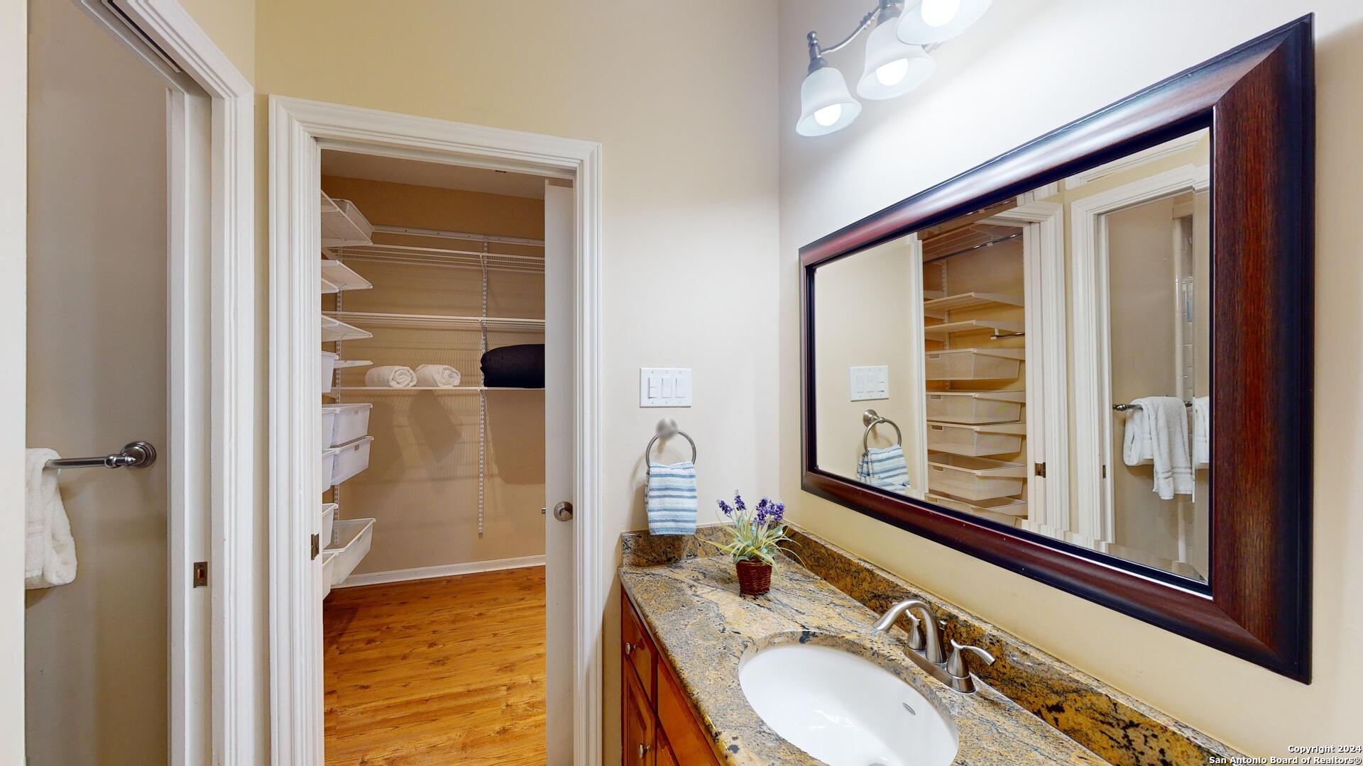 1203 Vista Del Juez San Antonio TX 78216