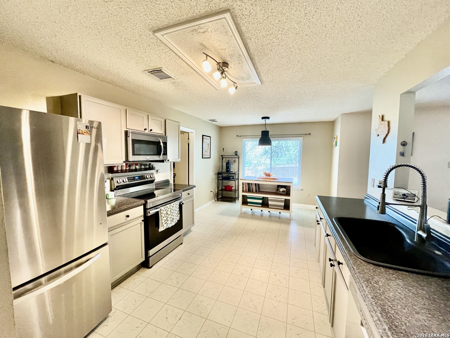 3043 Solitaire Hill San Antonio TX 78247