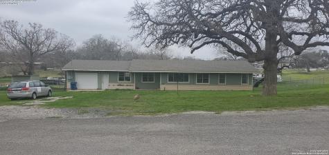 1609 F Street Floresville TX 78114