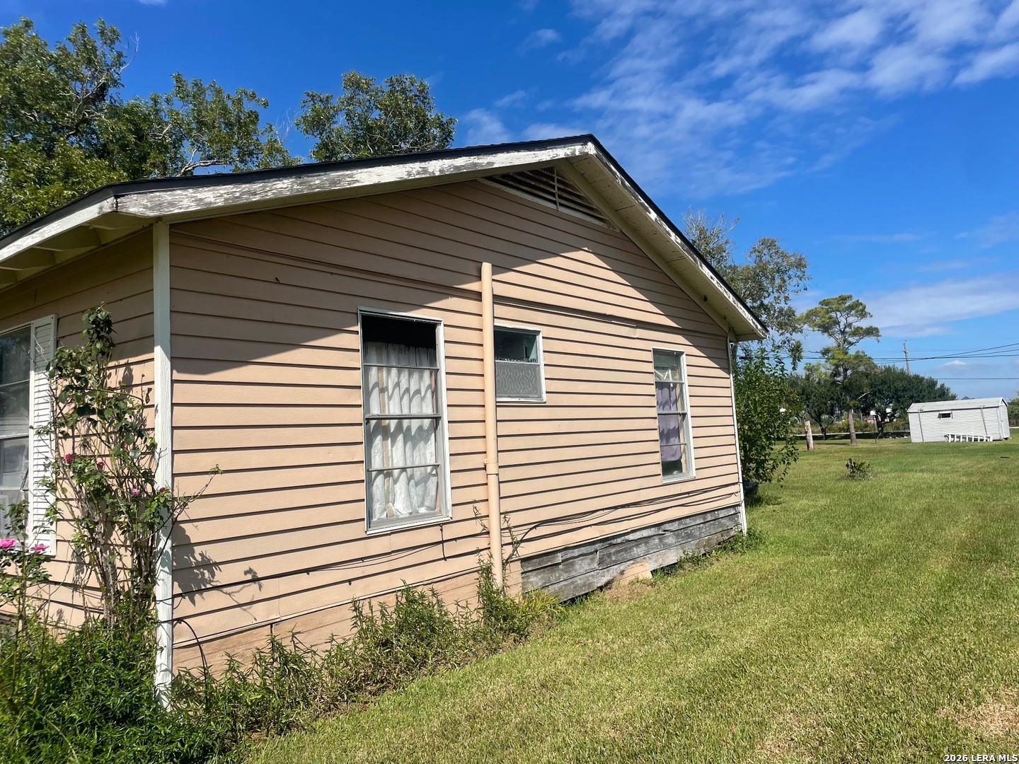 206 E Beecher Avenue Palacios TX 77465