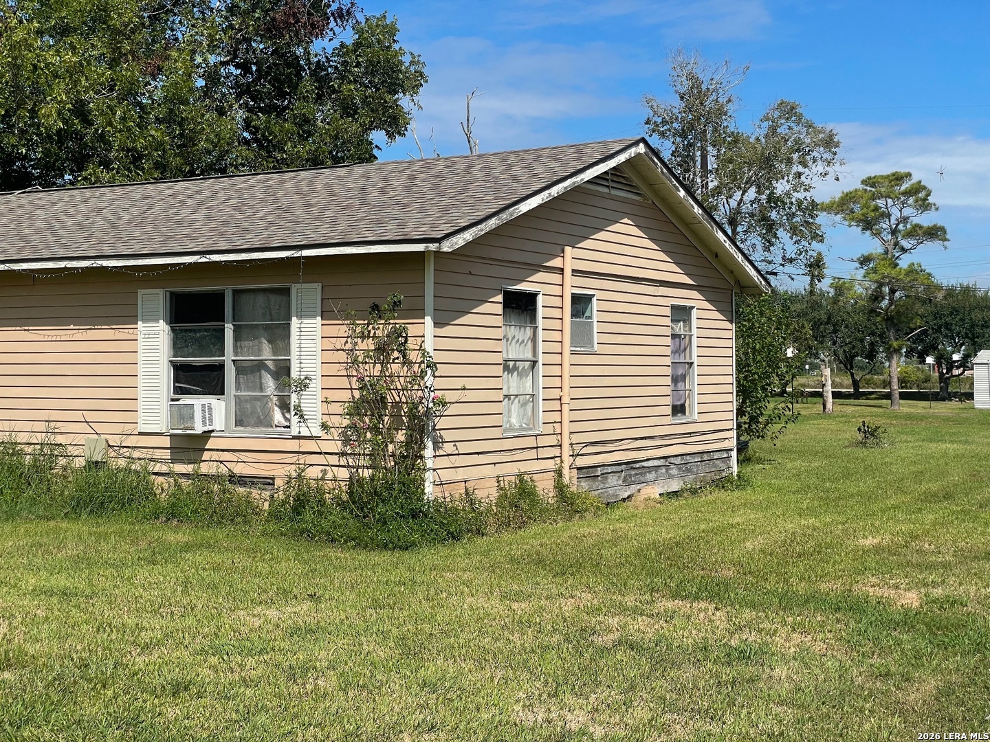 206 E Beecher Avenue Palacios TX 77465
