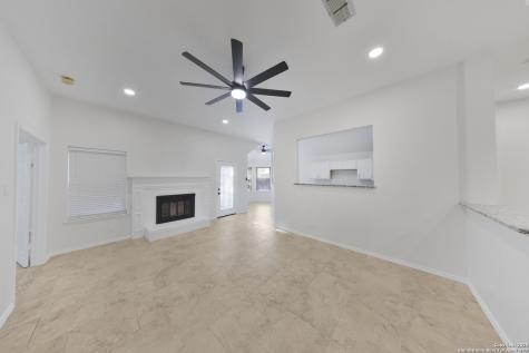 9523 Black Thorn San Antonio TX 78240