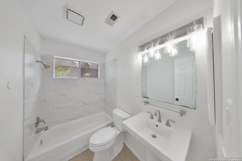 9523 Black Thorn San Antonio TX 78240