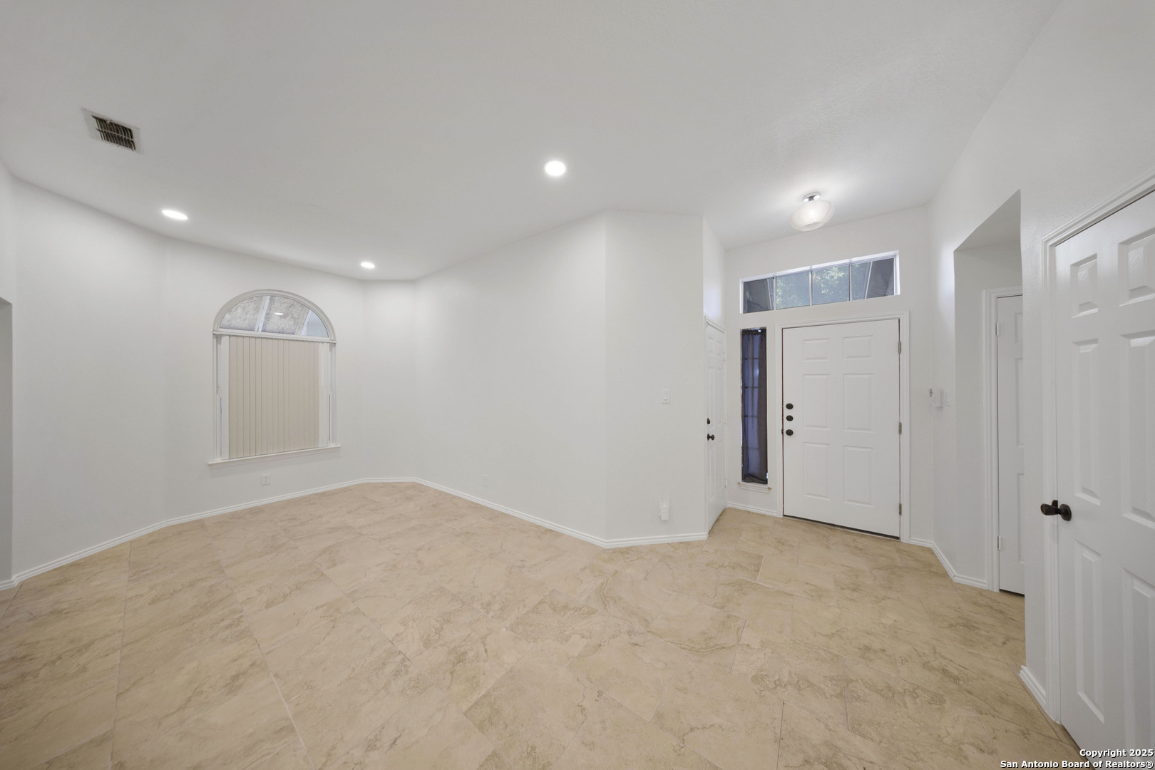 9523 Black Thorn San Antonio TX 78240