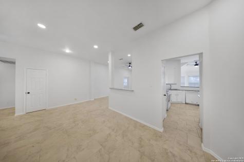 9523 Black Thorn San Antonio TX 78240