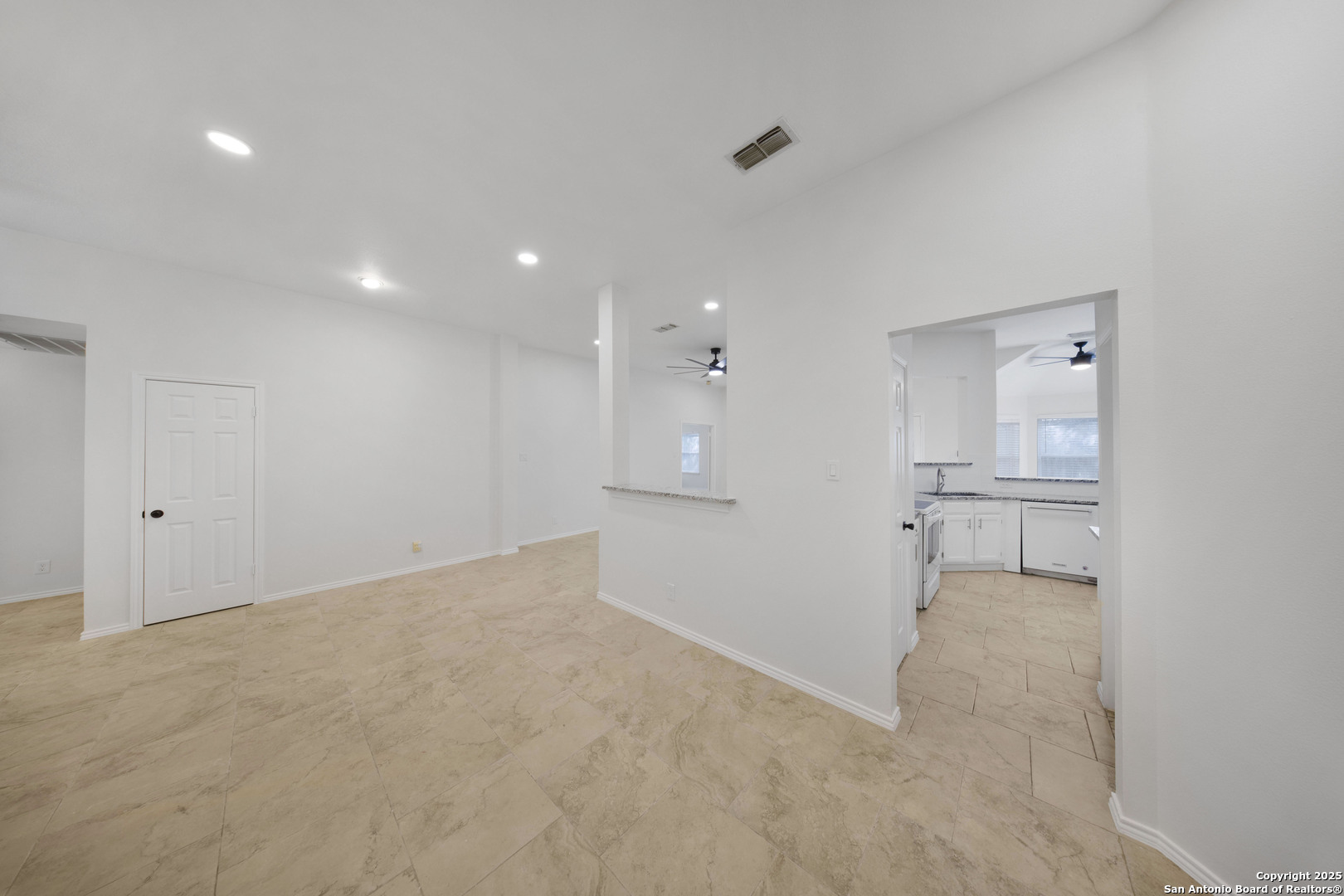 9523 Black Thorn San Antonio TX 78240