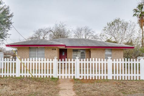 208 23rd Street Pearsall TX 78061