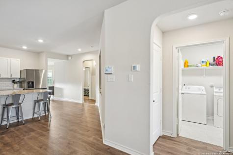 1733 Rocky Rise San Antonio TX 78245