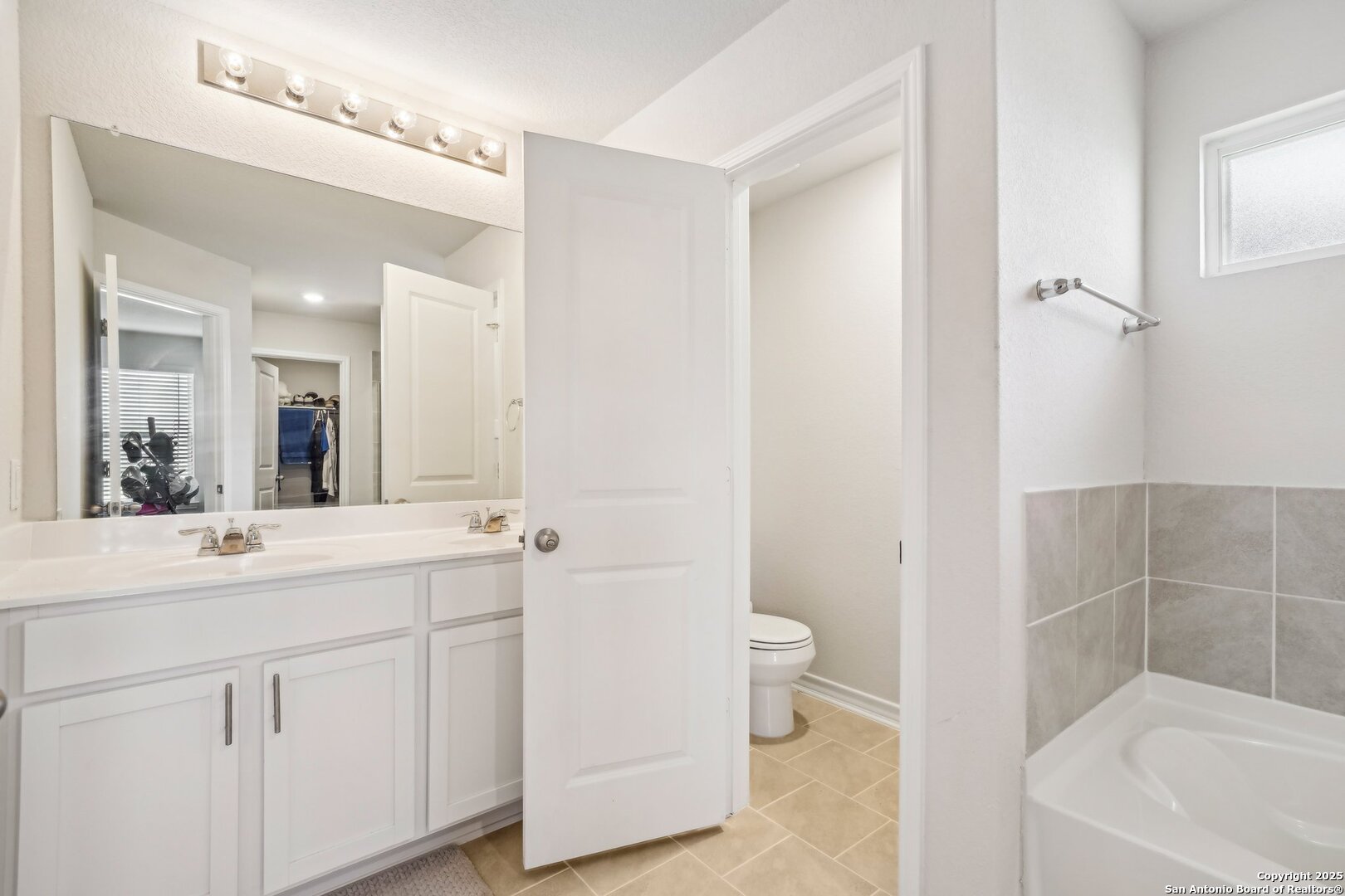 1733 Rocky Rise San Antonio TX 78245