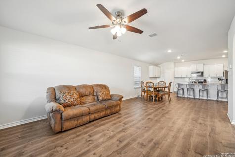 1733 Rocky Rise San Antonio TX 78245
