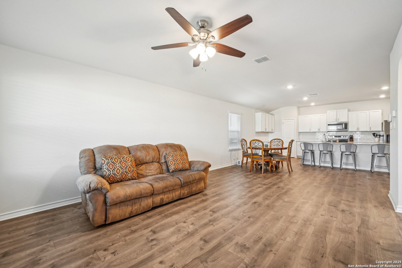 1733 Rocky Rise San Antonio TX 78245