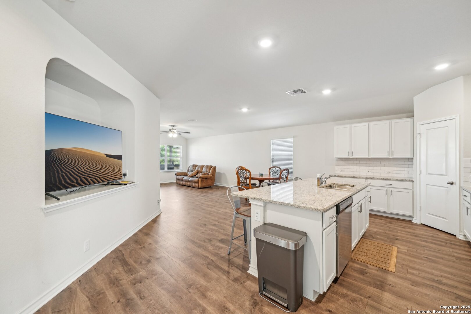 1733 Rocky Rise San Antonio TX 78245