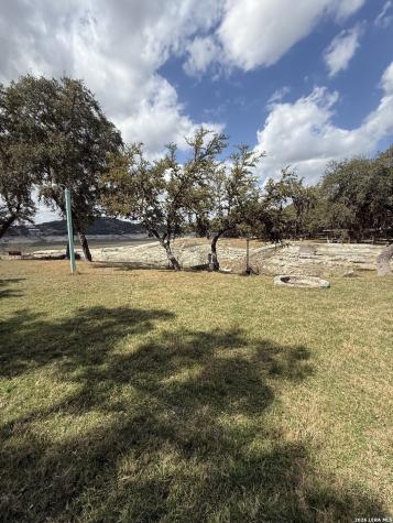 809 Lookout Lakehills TX 78063