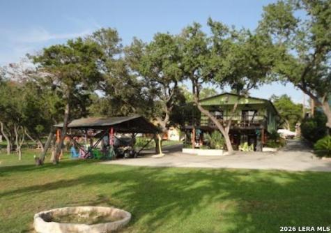 809 Lookout Lakehills TX 78063