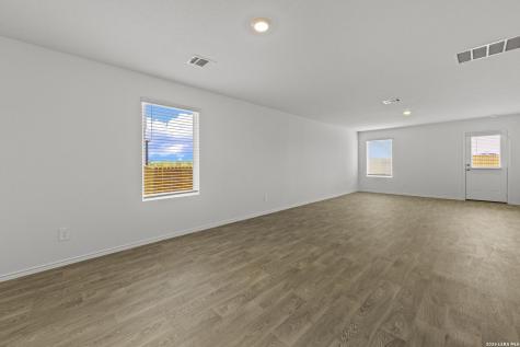 16039 Mahogany Way Elmendorf TX 78112