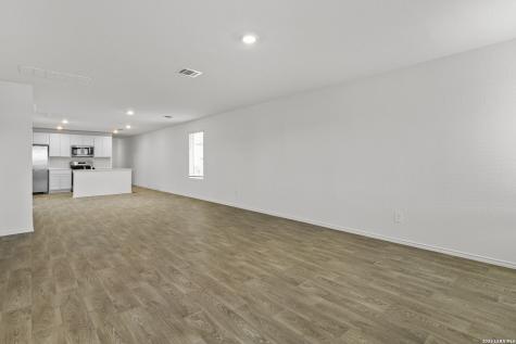 16039 Mahogany Way Elmendorf TX 78112