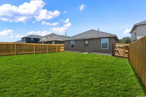 16039 Mahogany Way Elmendorf TX 78112