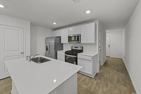 16039 Mahogany Way Elmendorf TX 78112