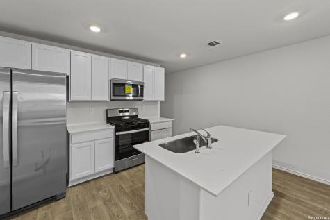 16039 Mahogany Way Elmendorf TX 78112