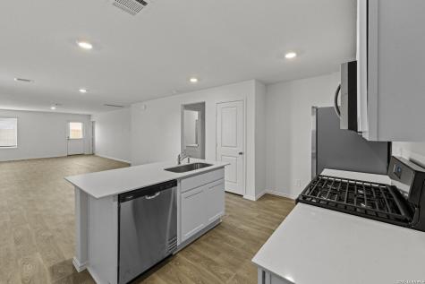 16039 Mahogany Way Elmendorf TX 78112