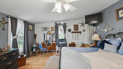 15521 E Highway 90 Kingsbury TX 78638