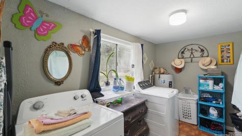 15521 E Highway 90 Kingsbury TX 78638