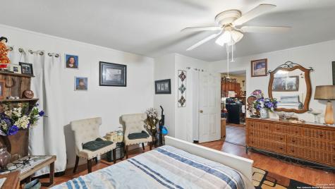 15521 E Highway 90 Kingsbury TX 78638