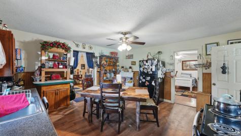 15521 E Highway 90 Kingsbury TX 78638